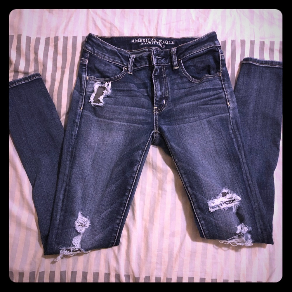 American Eagle distressed jegging